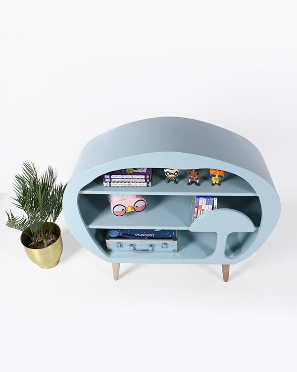 Rounded bookshelf with safe smooth edges for toddlers