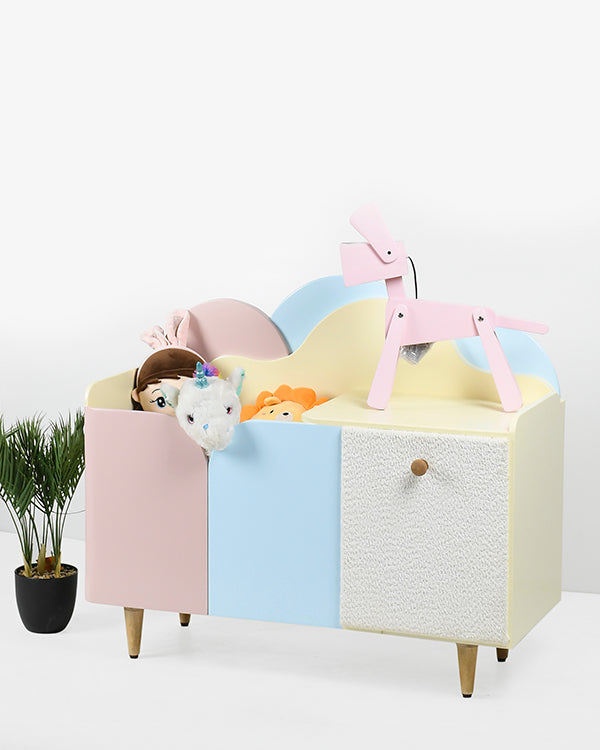 Open and closed storage bookshelf for kids