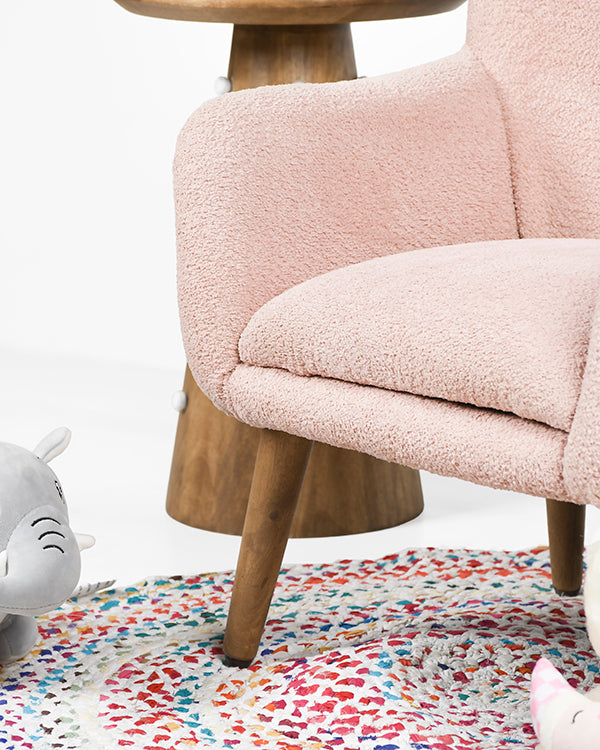 Lightweight pink chair for living room decor