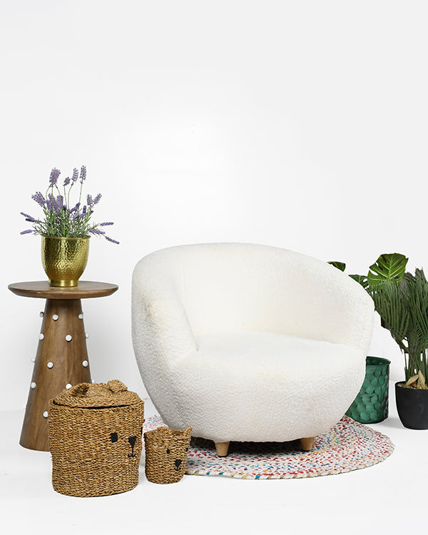 Child-friendly cocoon chair for bedroom or study